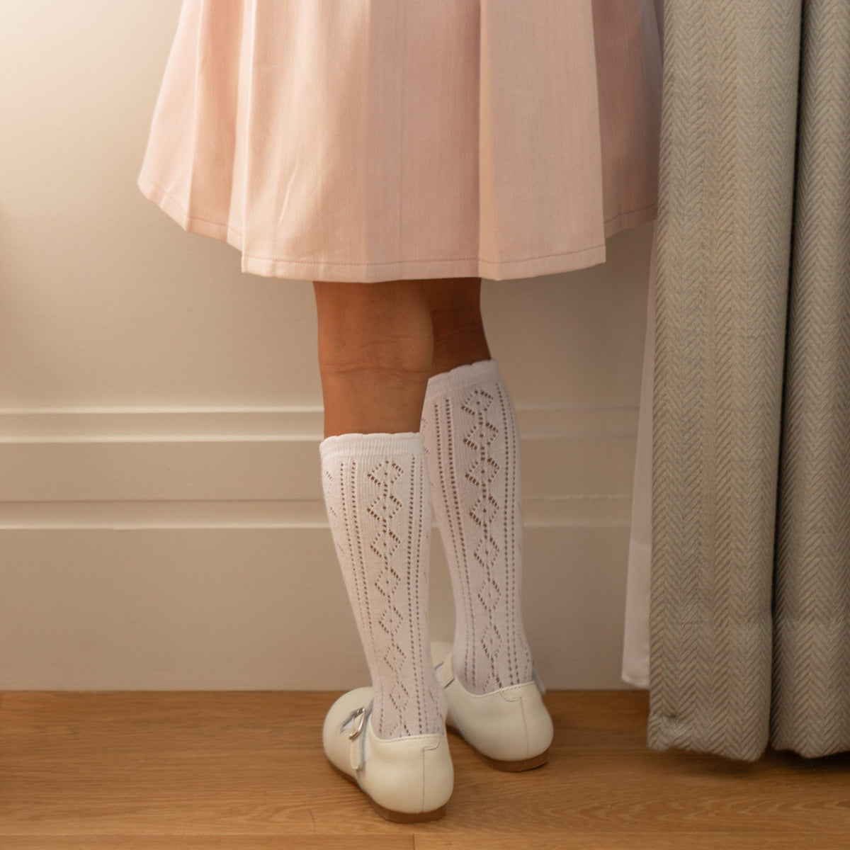 White Scalloped Diamond Knee Socks for girls and toddlers, classic knit knee-high socks to coordinate with Henry Duvall’s Fall Collection