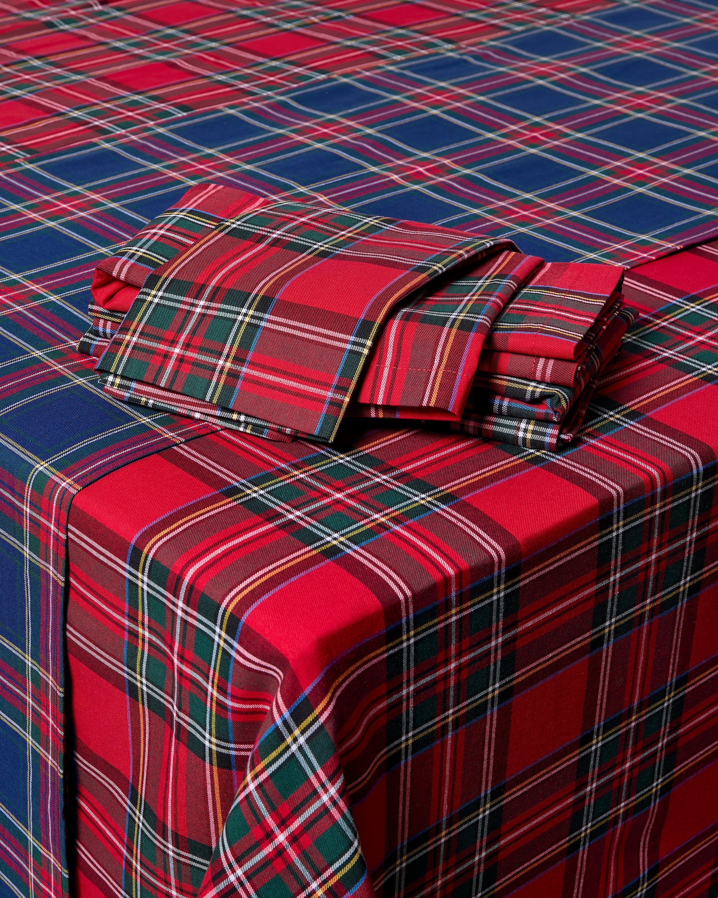 Signature Twill Table Linen Set in Tartan