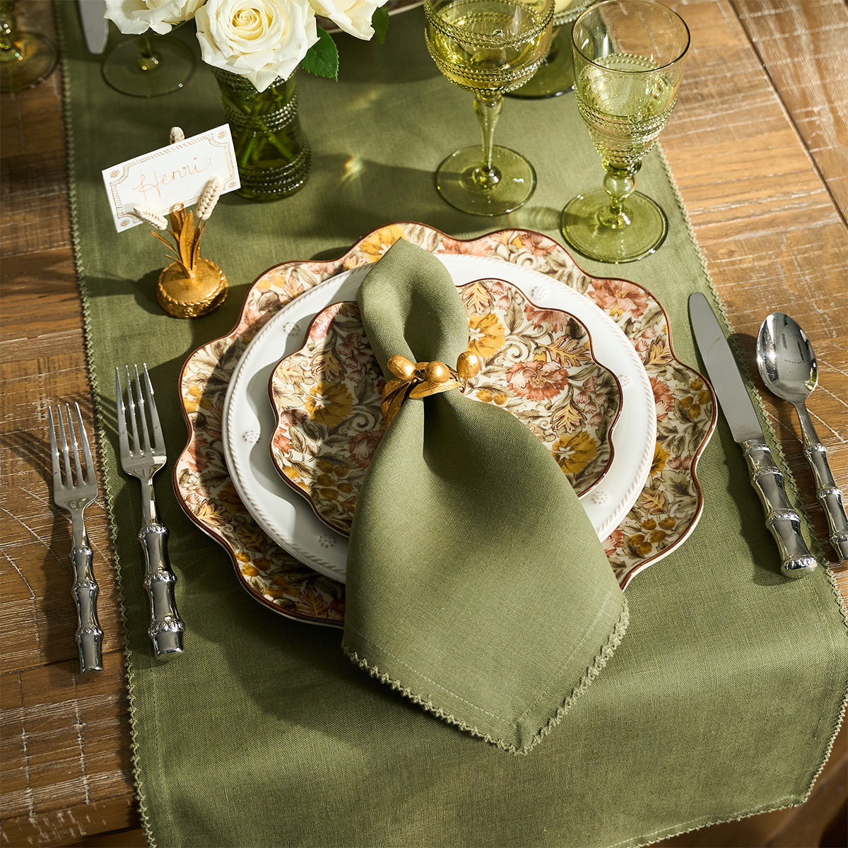 Berry Scallop 18" x 90" Table Runner in Sage