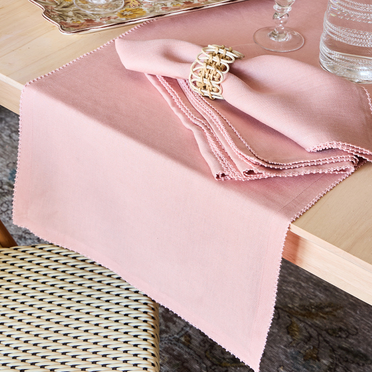 Berry Scallop 18" x 90" Table Runner in Pink