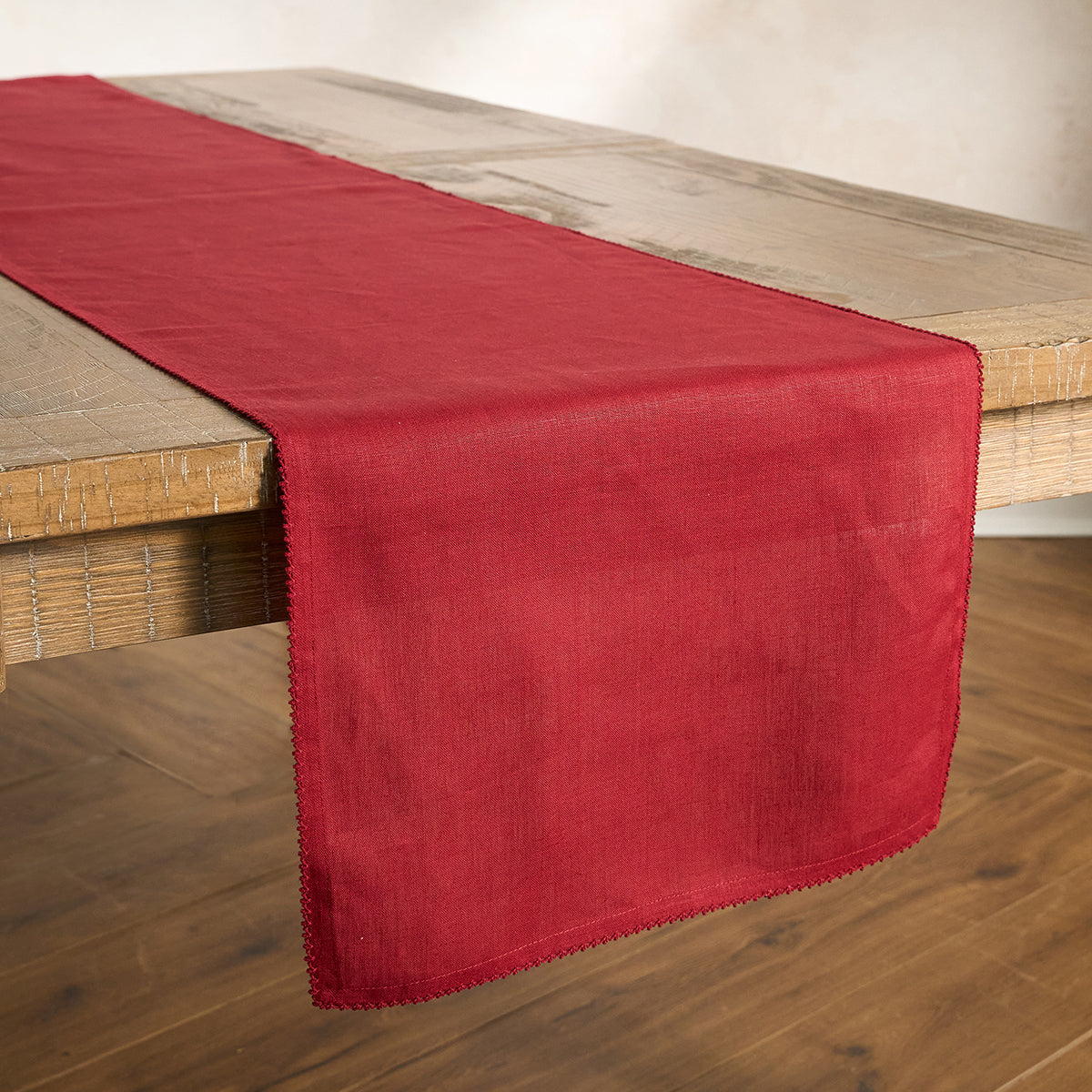 Berry Scallop 18" x 90" Table Runner in Ruby