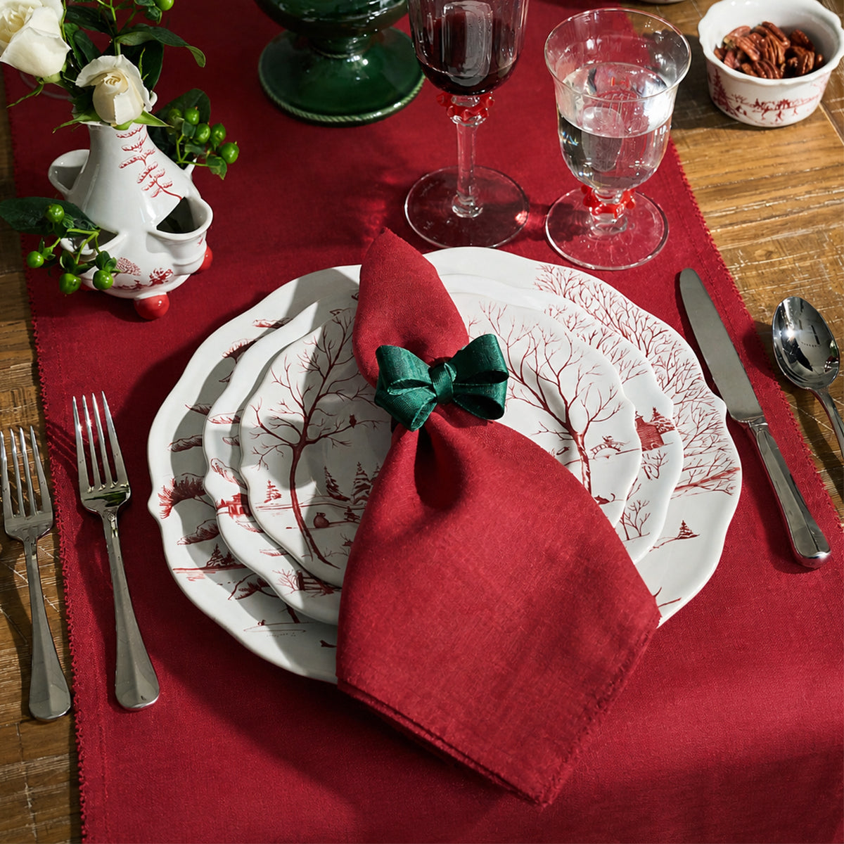 Berry Scallop 18" x 90" Table Runner in Ruby
