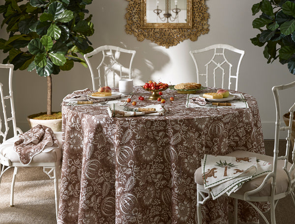 Matouk Schumacher Granada Tablecloth | Over The Moon