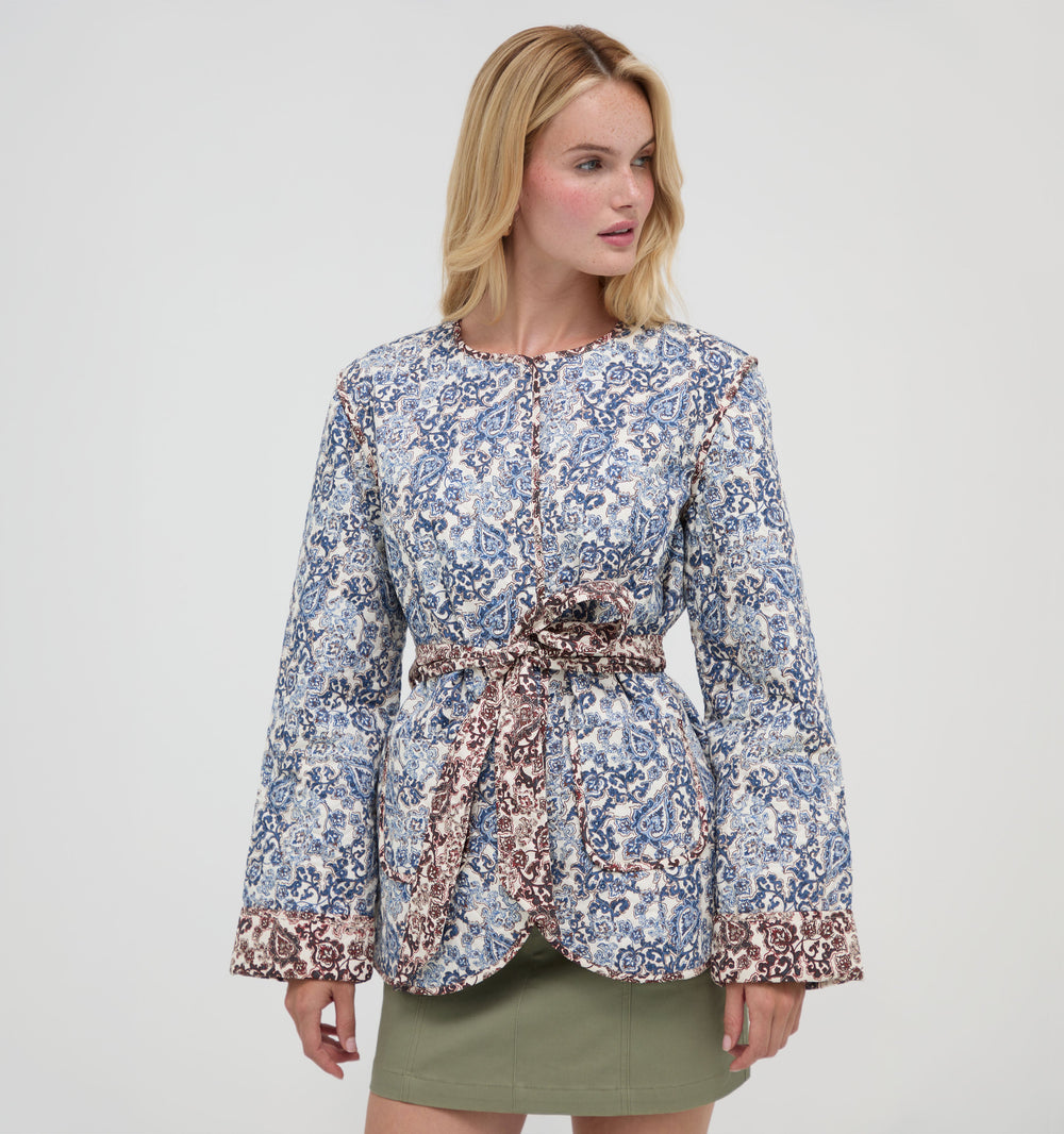 The Aspen Jacket in Chedworth Paisley Blue