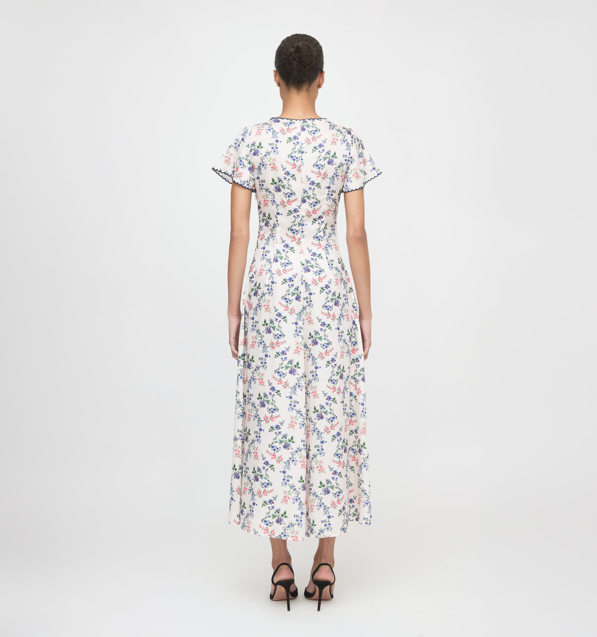 The Brie Dress in Scallop Bow Chintz Pink