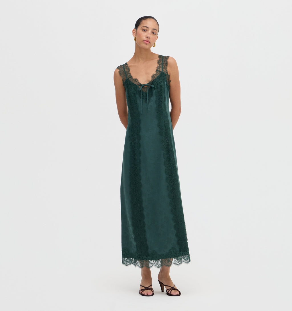 The Winsome Dress in Jadeite Floral Jacquard