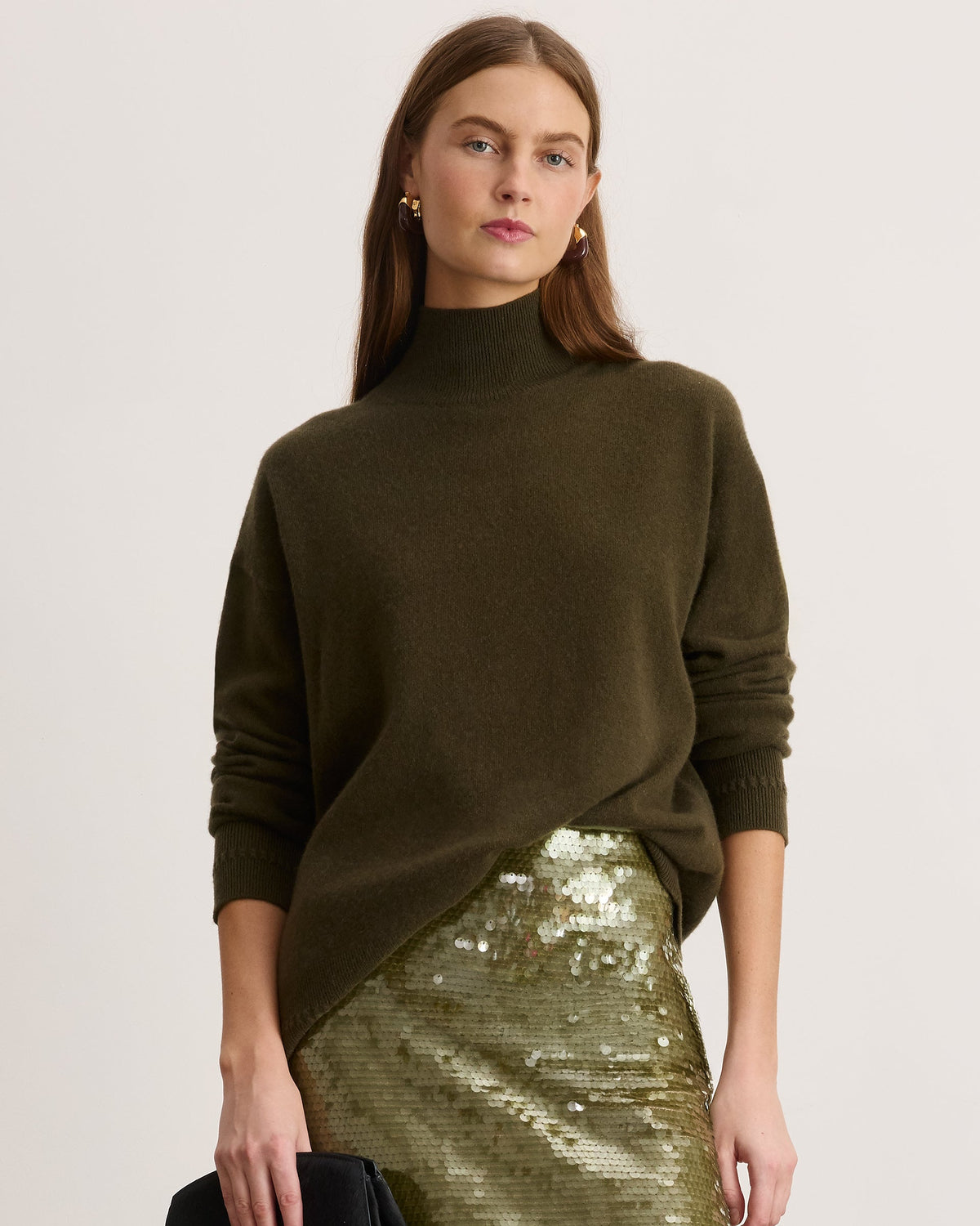 Tipper Cashmere Turtleneck in Army