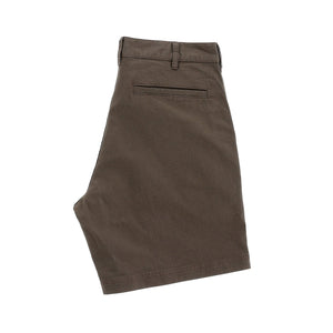 Tom Beckbes Reid Short: Brown mid-rise knee-length shorts with brass zip fly, back pocket, belt loops, clean stitching.