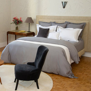 Triomphe Bedding Collection in Platine