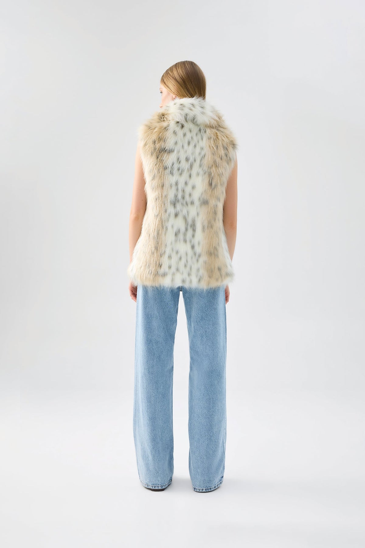 Rubicon Vest in Snow Leopard