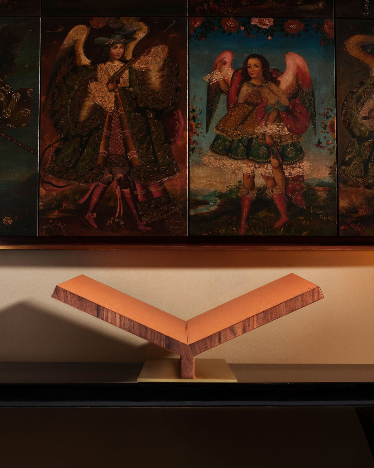 Collector Ultimate Bookstand in Camel