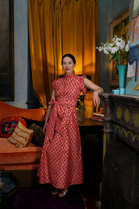 Fairfield Dress in Peony Taffeta Fuchsia & Gold Quatrefoil