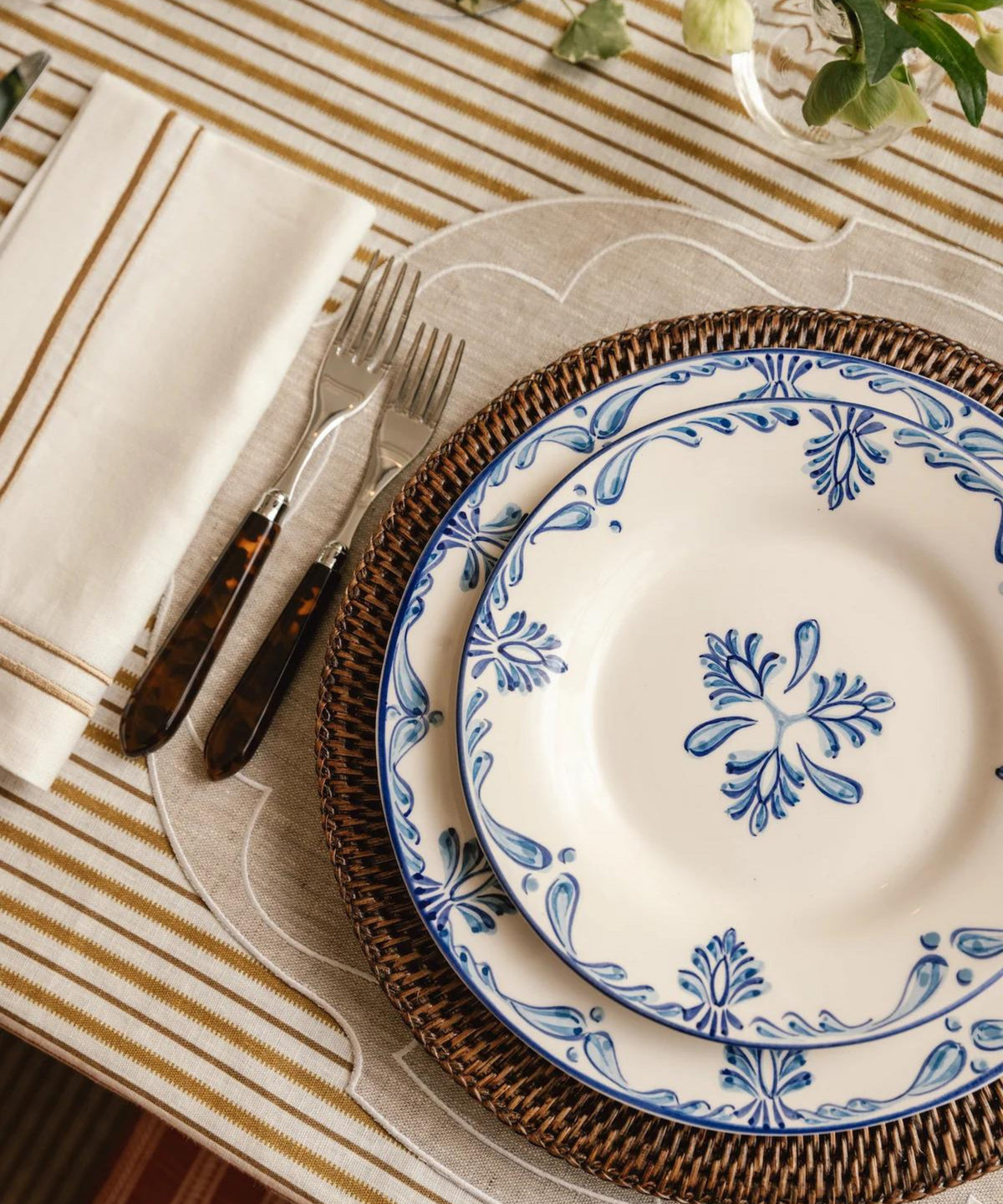 Sophie Classic Two Cord Napkin, Antique Gold Place Setting