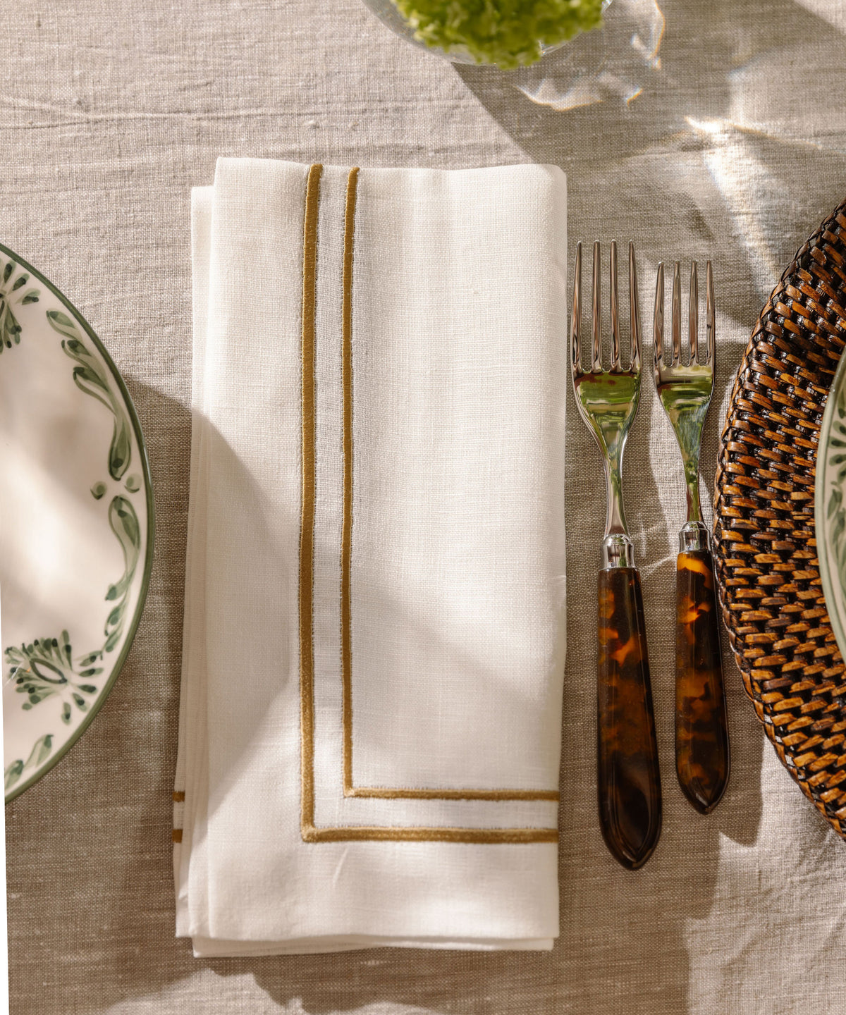 Sophie Classic Two Cord Napkin, Antique Gold with the Classic Cutlery Forks, Tortoiseshell