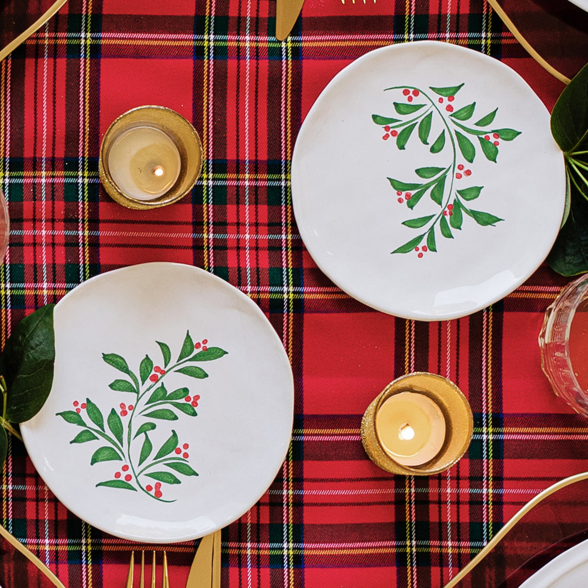 Aria Holiday Cocktail Plate in Green