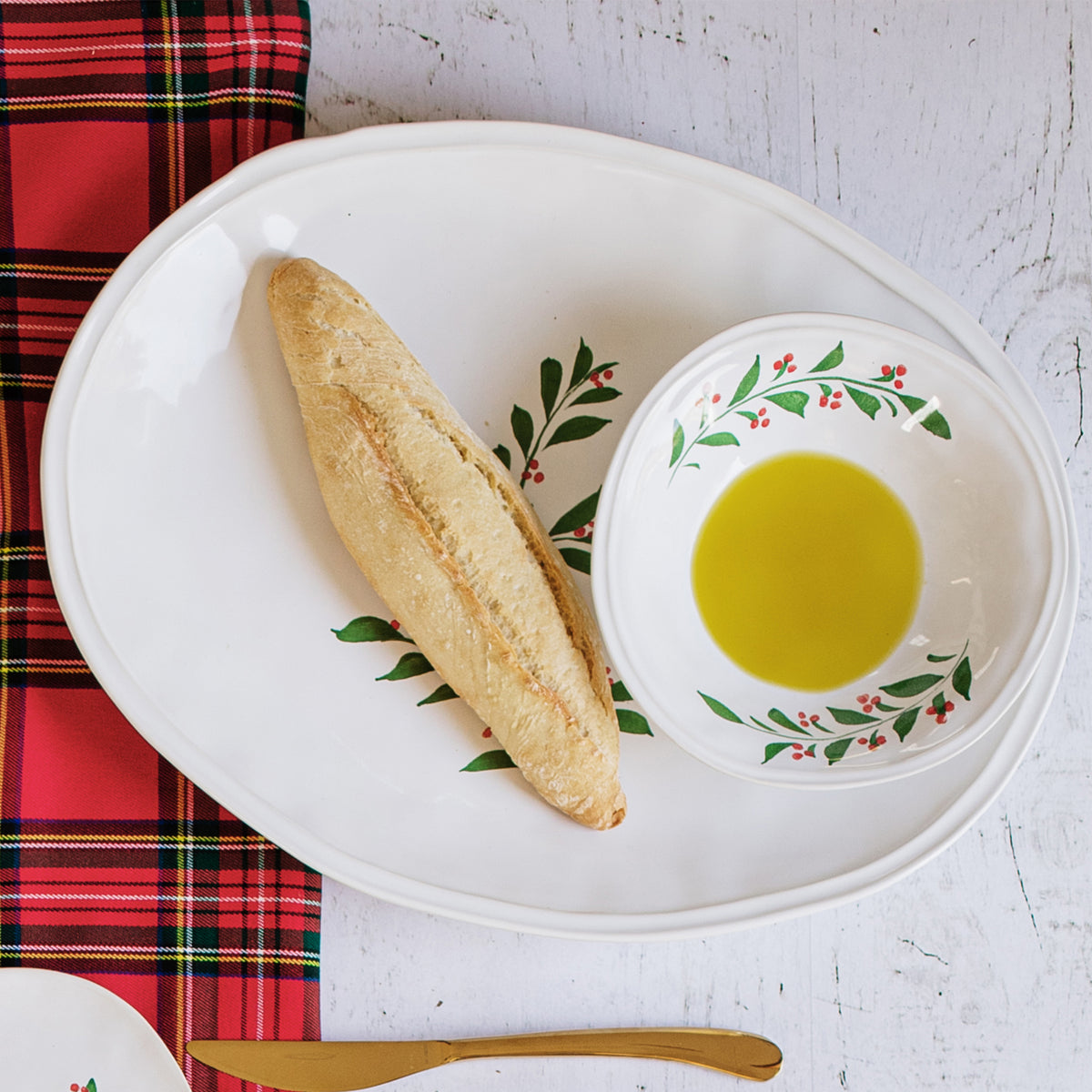 Aria Holiday Oval Platter in Green