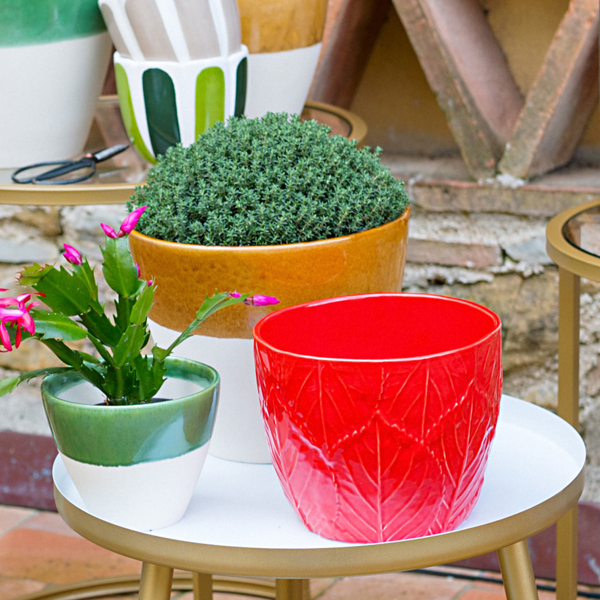 Viva Garden Reactive Large Cachepot in Amber