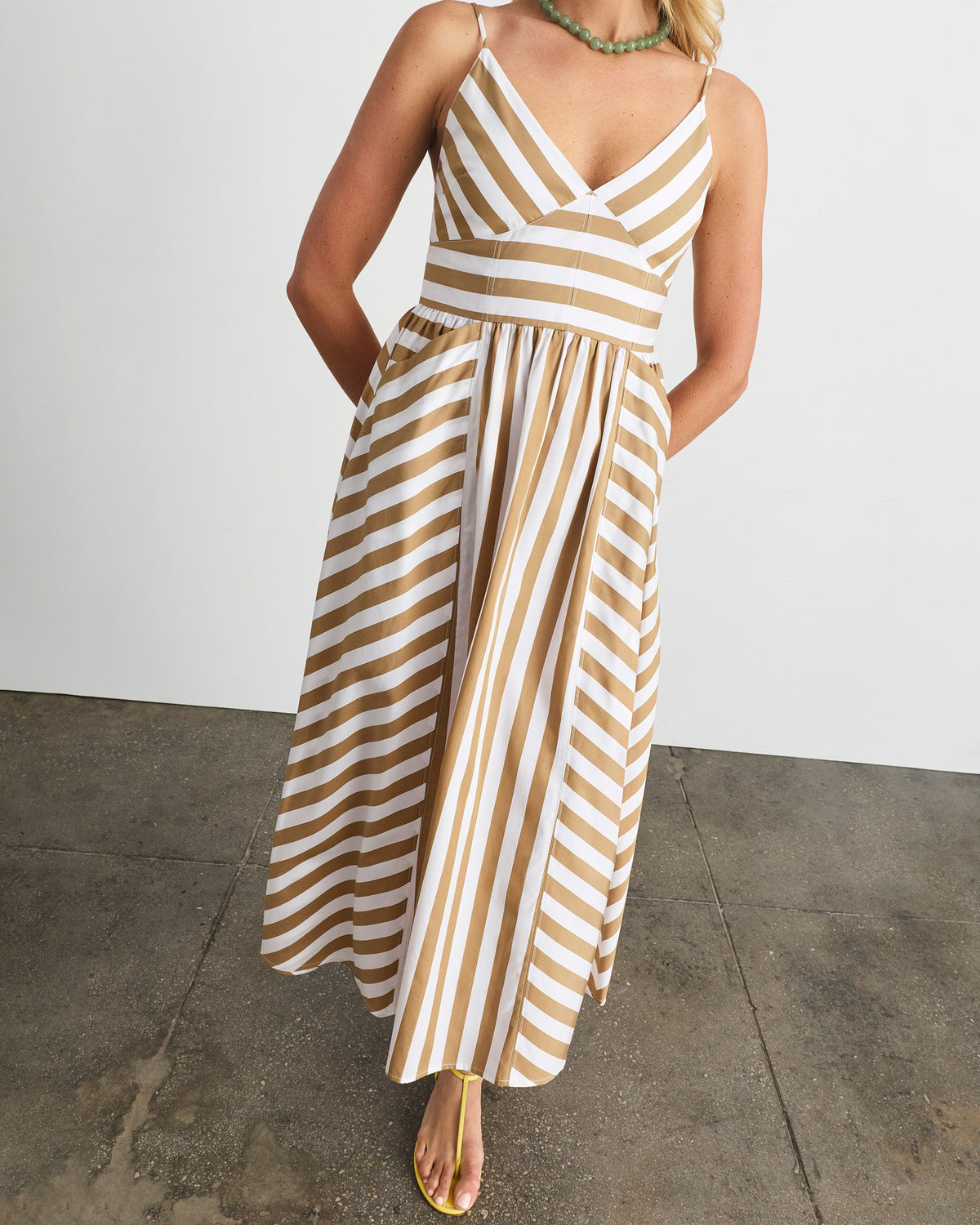 Vivien Dress in Optic White/Dark Khaki
