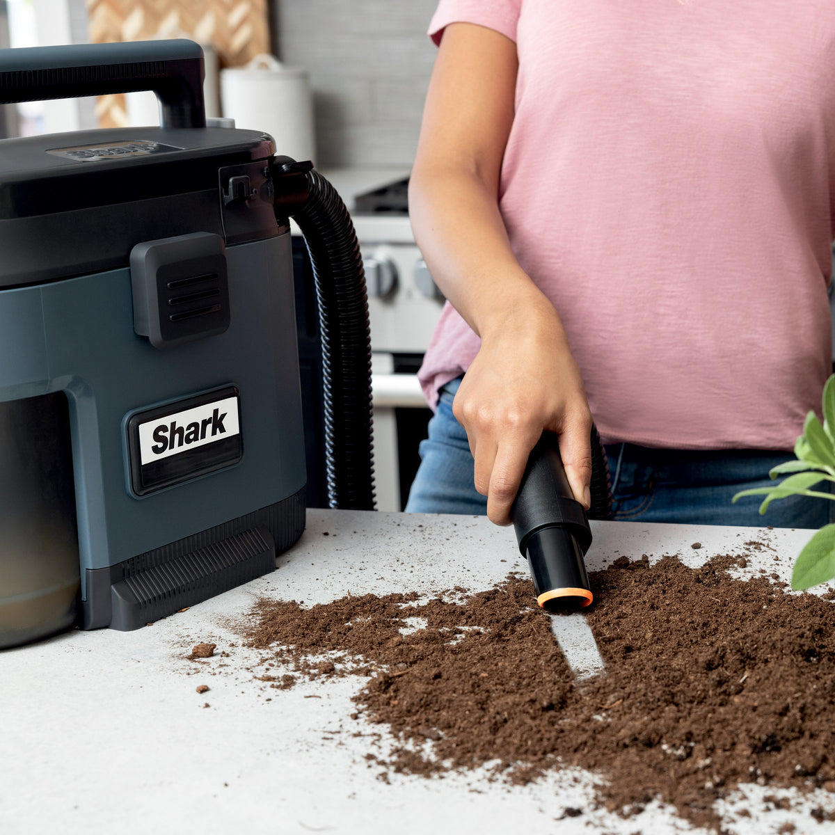 MessMaster Portable Wet Dry Vacuum