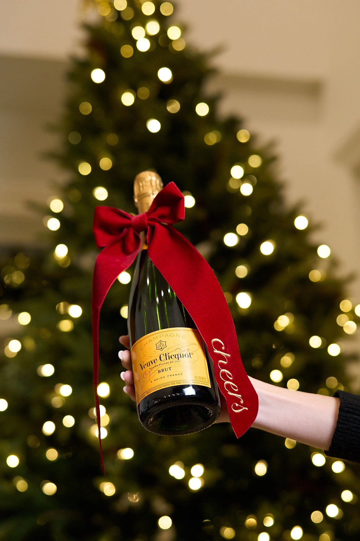 Wine Bow “Cheers”