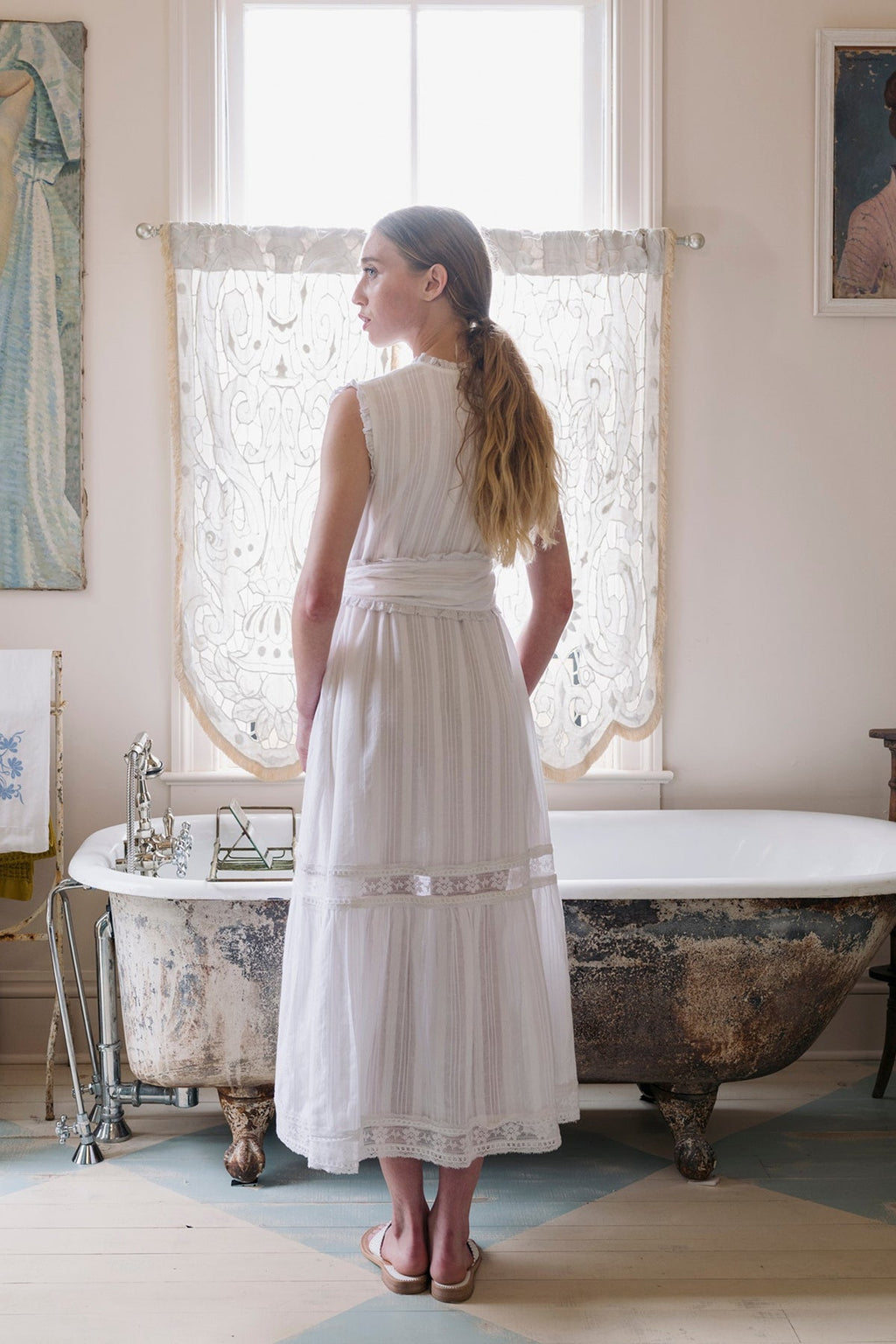 Sleeveless Flounce Dress in White Cotton Floral Lace