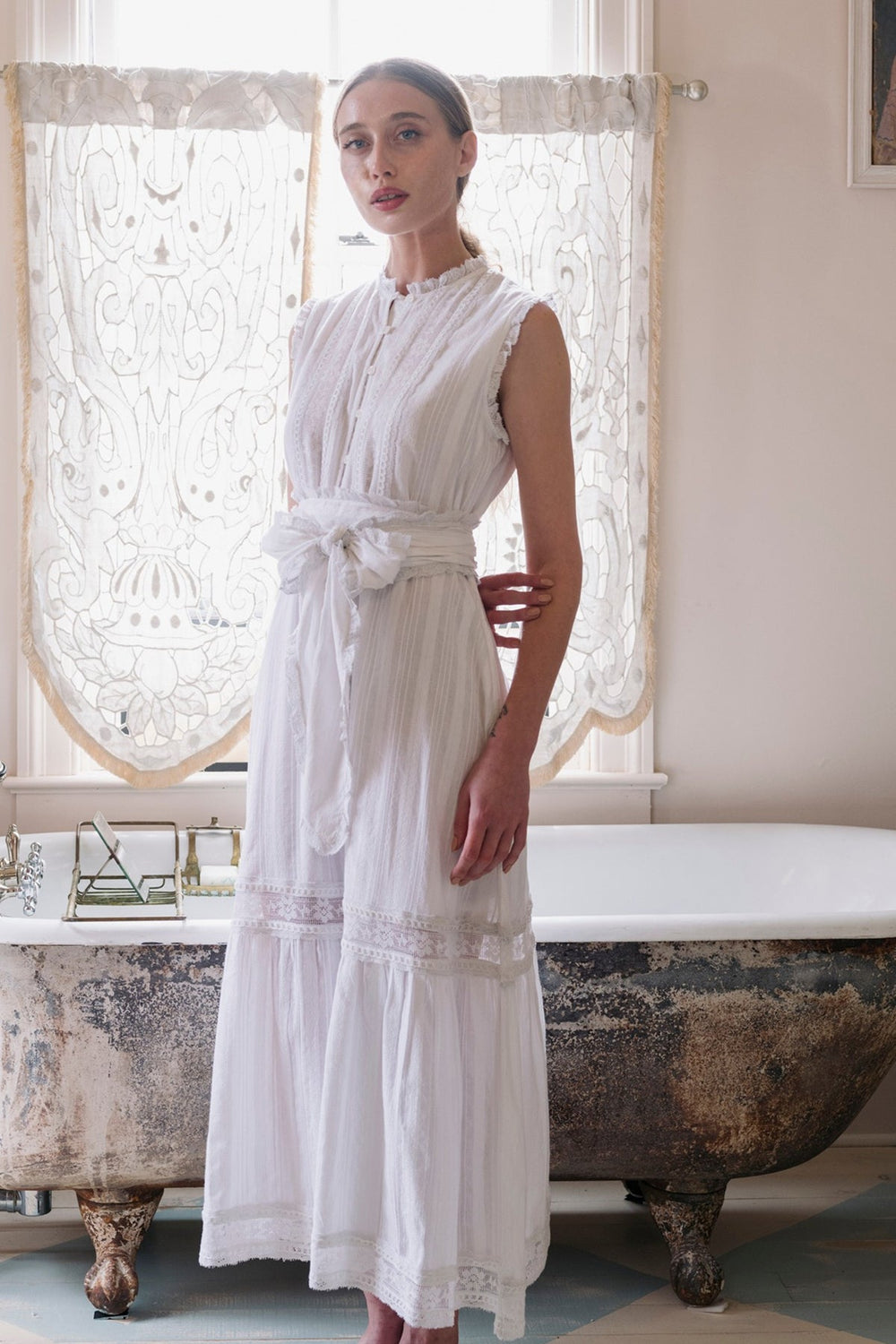 Sleeveless Flounce Dress in White Cotton Floral Lace