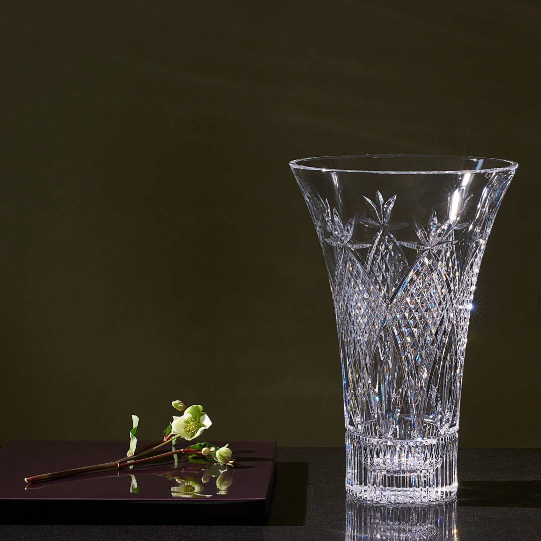 Powerscourt Mastercraft Tom Powers Vase
