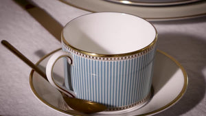 Helia Teacup & Saucer, 5.9 oz
