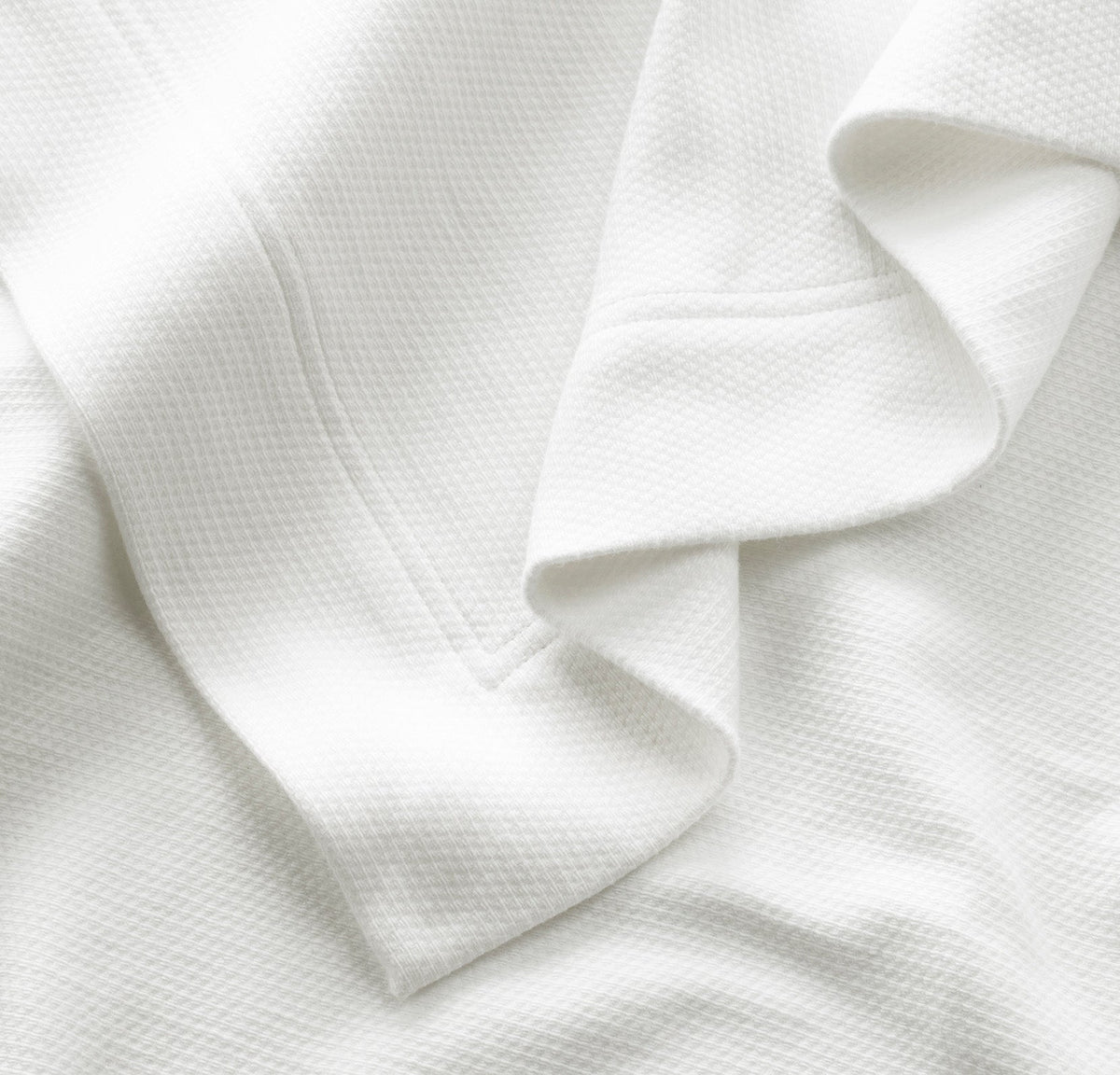 Essential Bed Blanket in White