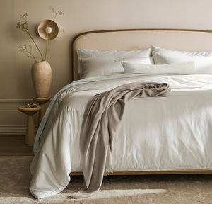 Signature Comforter Set in White