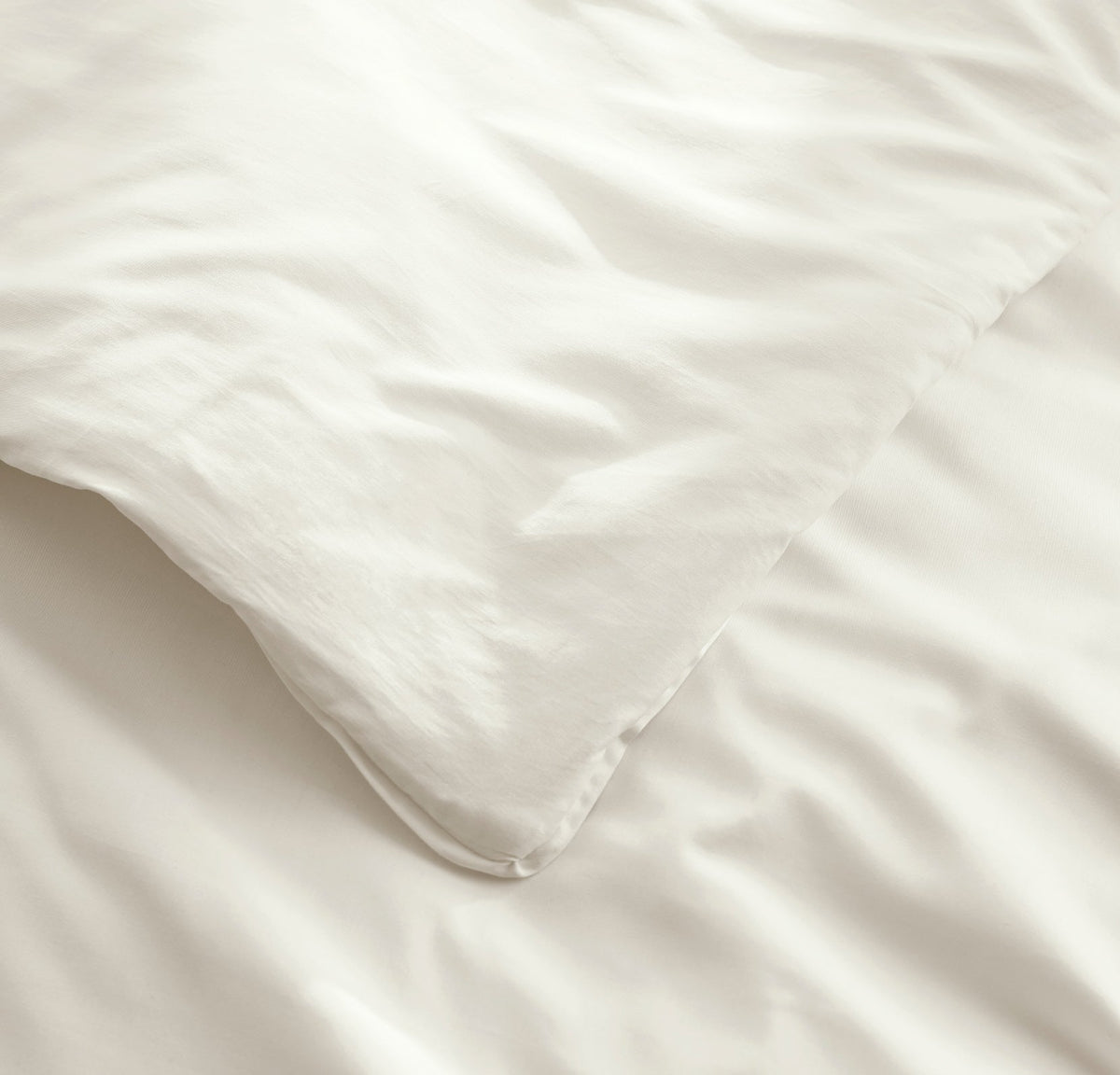 Signature Comforter Set in White