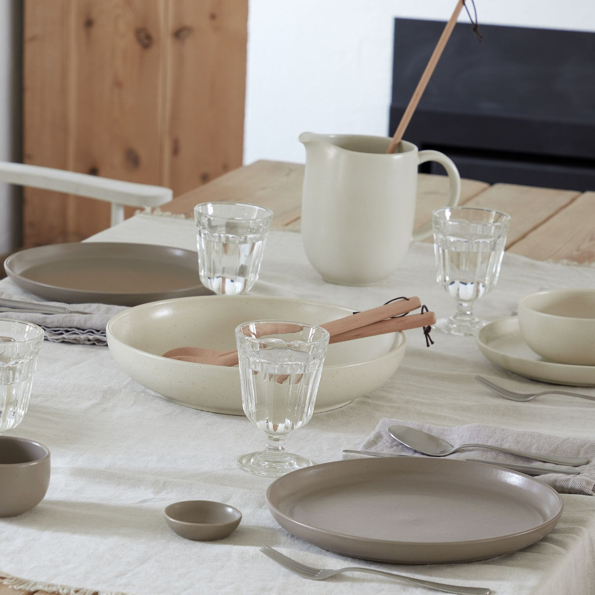 Pacifica Collection Serving Bowl 13" in Vanilla