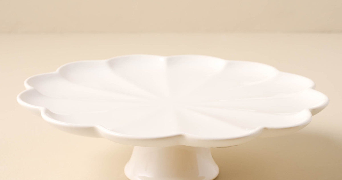 Cream Scalloped Cake Stand