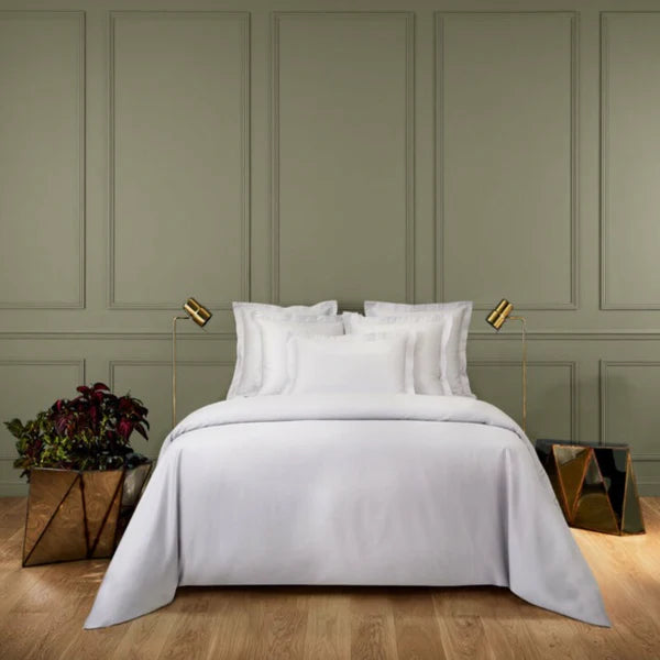 Triomphe Bedding Collection in Silver