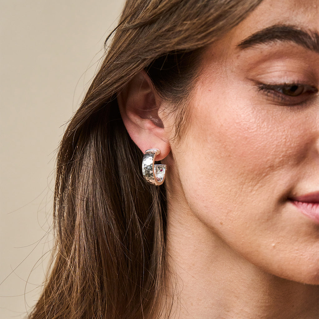 Cleopatra Classic Small Hoop Earrings in Silver