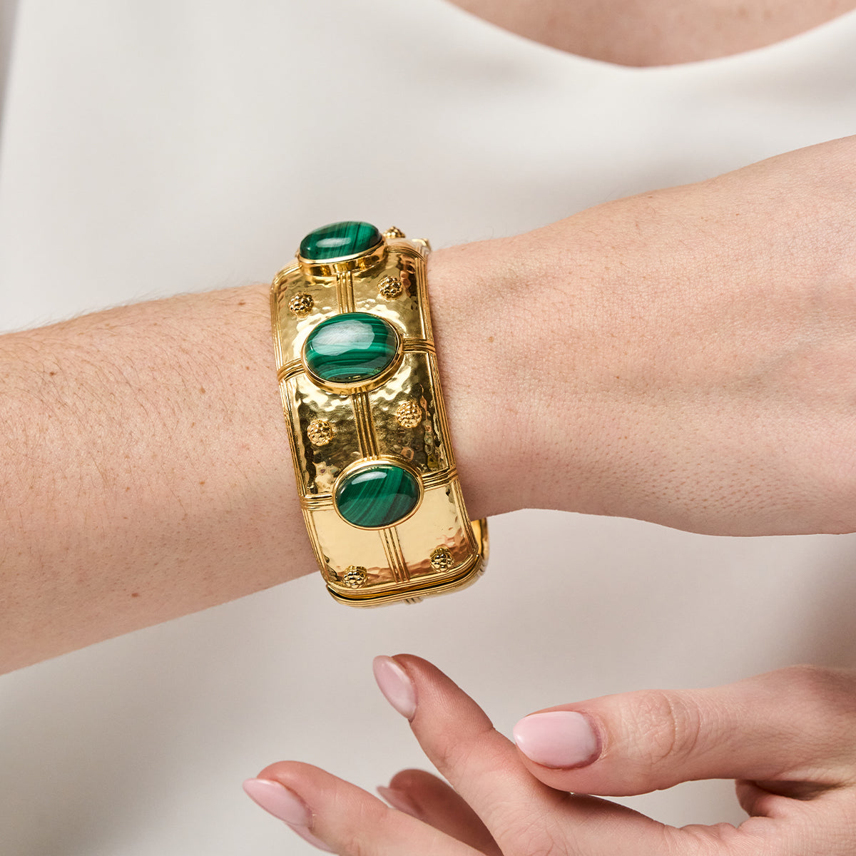 Cleopatra Grande Hinged Bangle in Malachite