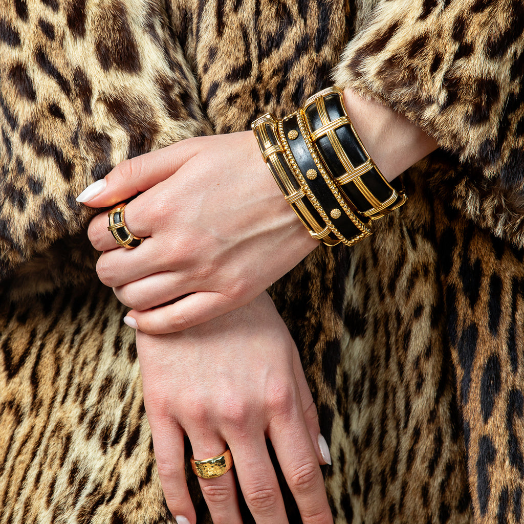 Gaia Petite Hinged Bangle in Ebony