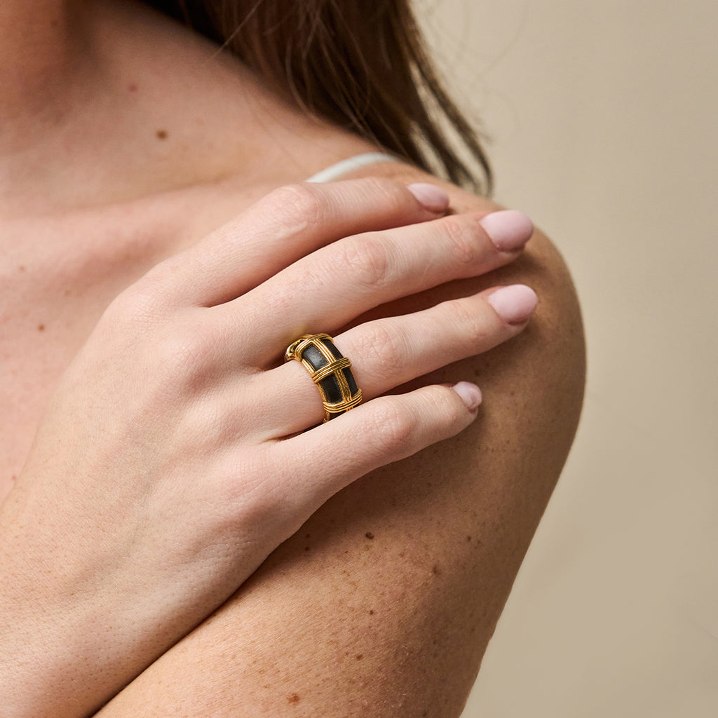 Gaia Ring in Ebony