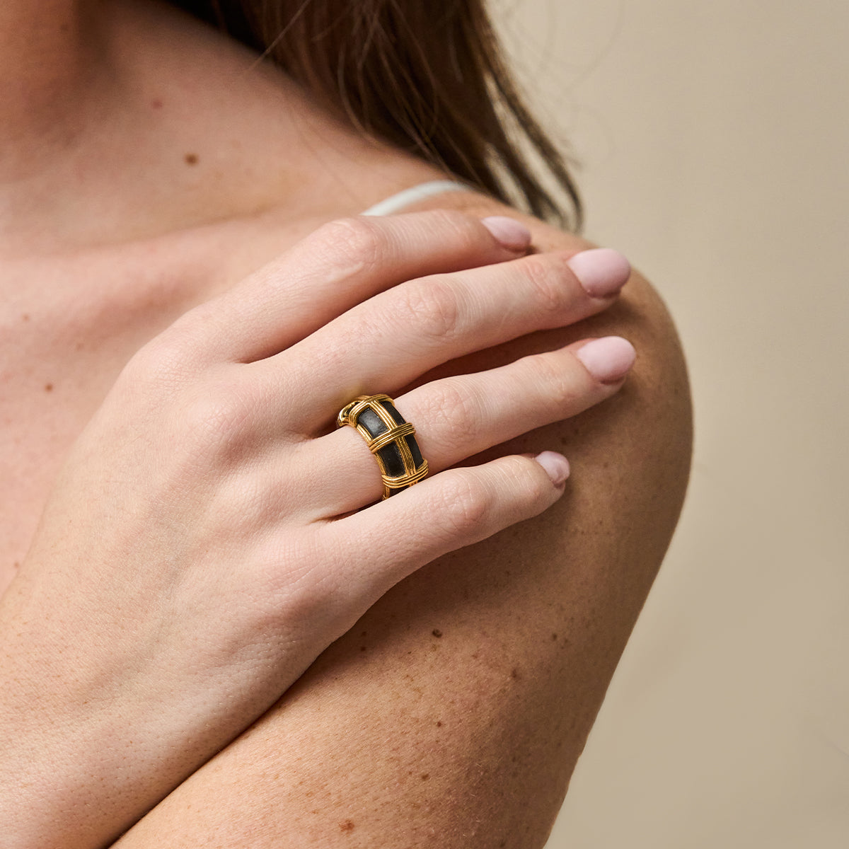 Gaia Ring in Ebony