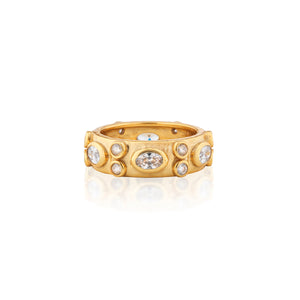 Maharani Hammered Ring in Clear Cubic Zirconia
