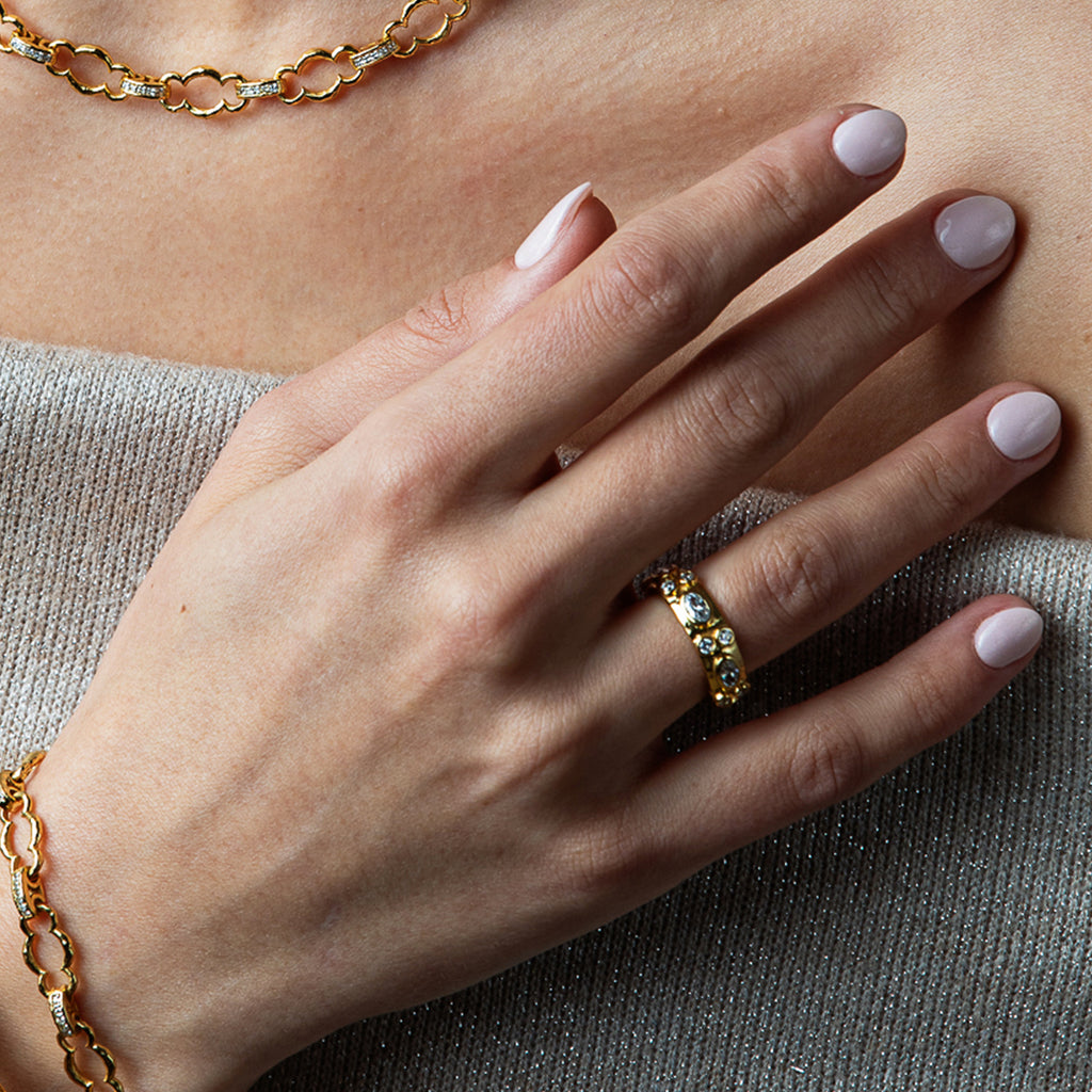 Maharani Hammered Ring in Clear Cubic Zirconia