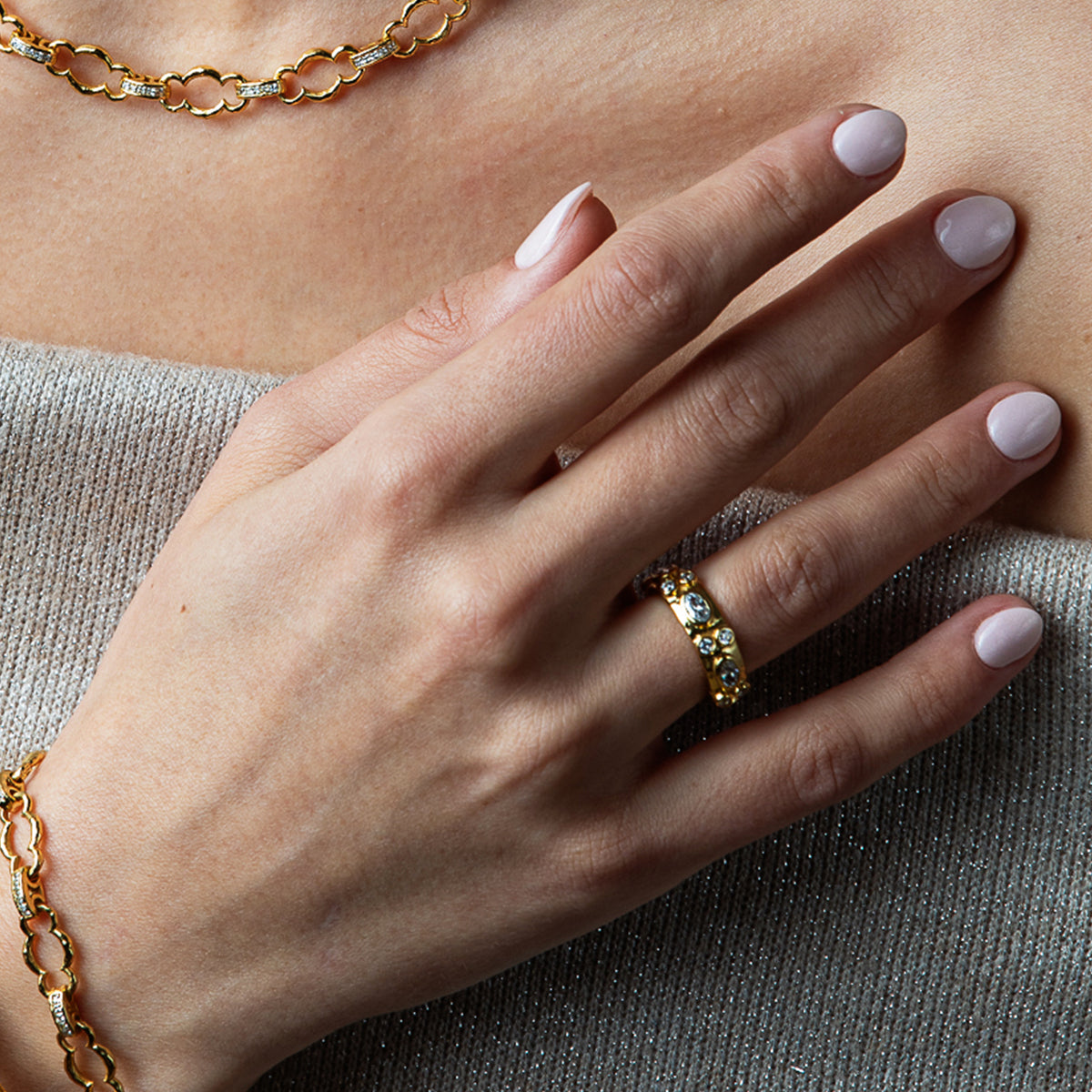 Maharani Hammered Ring in Clear Cubic Zirconia