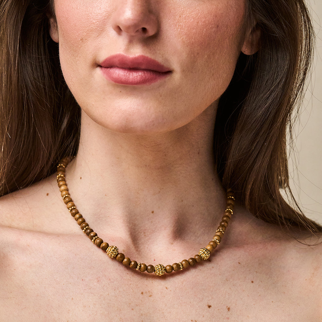 Berry Single Strand Beads Necklace in Teak