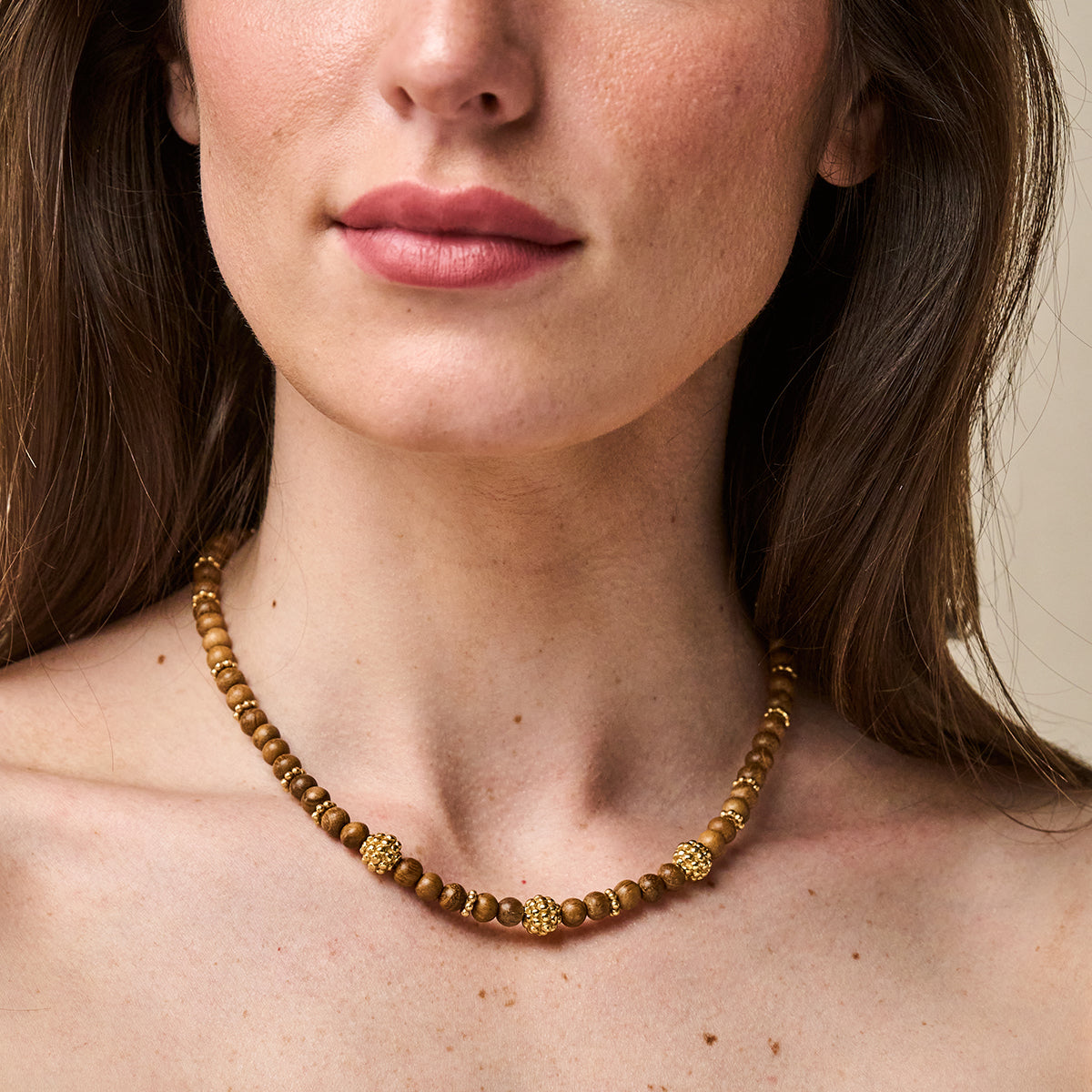 Berry Single Strand Beads Necklace in Teak