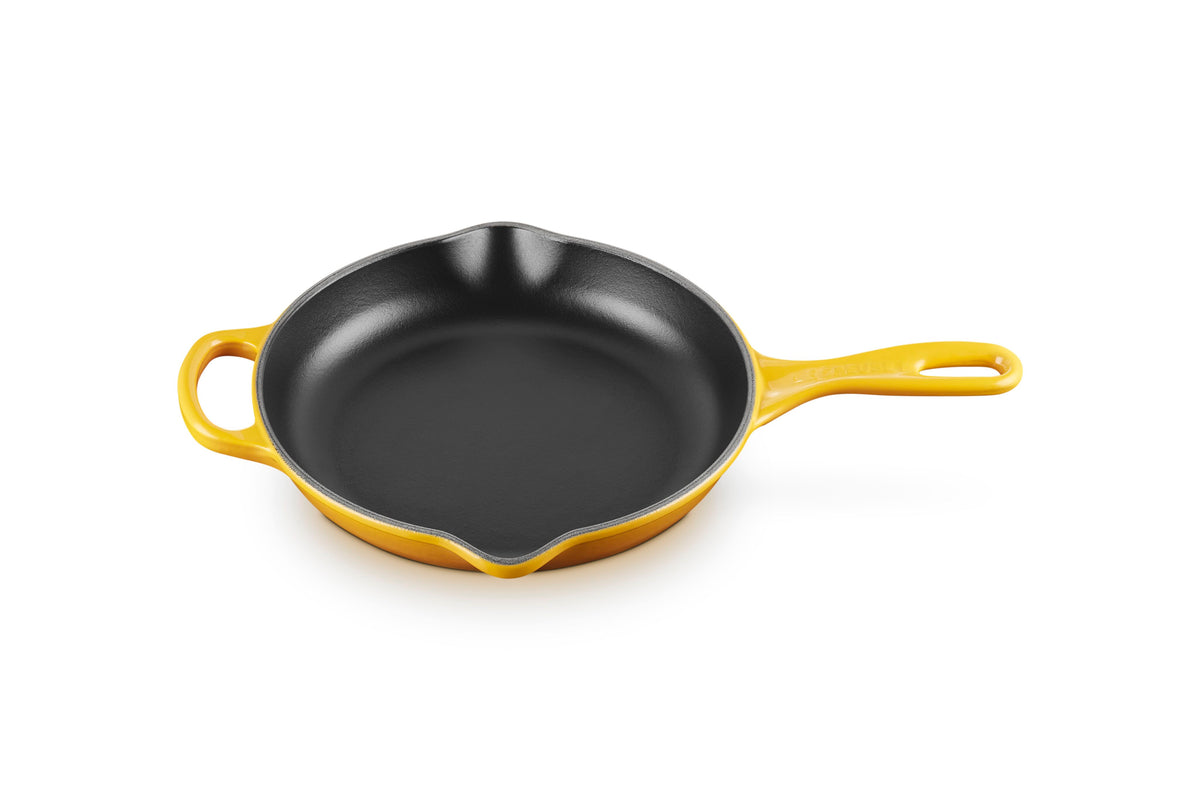 Le Creuset Signature Round Skillet, 9 in., Nectar