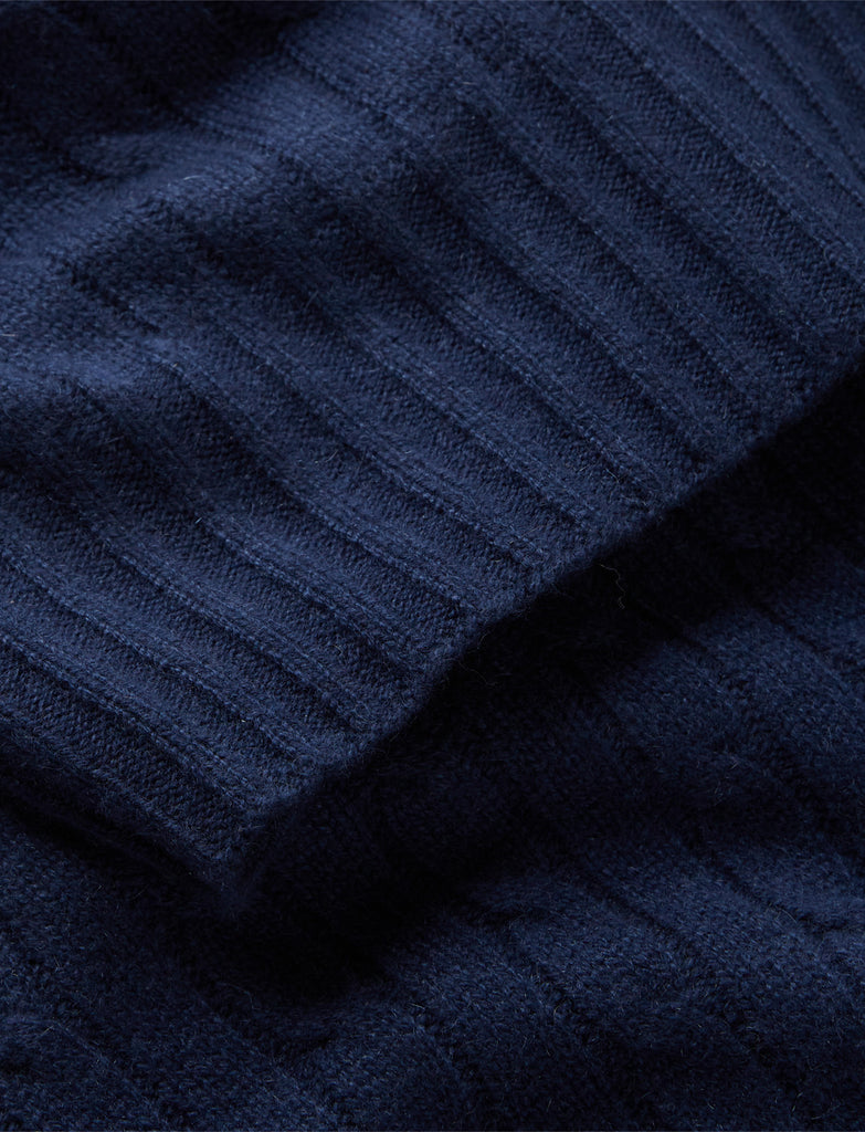 Cable Cashmere Throw Blanket in Navy