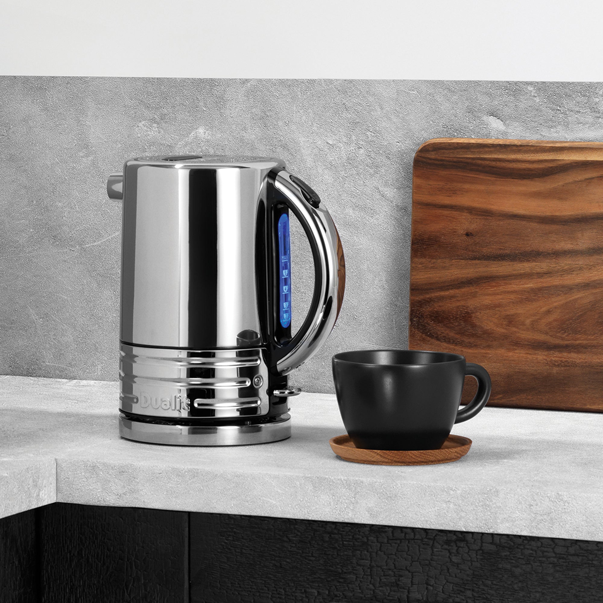 Design Series Kettle in Black/Stainless Steel