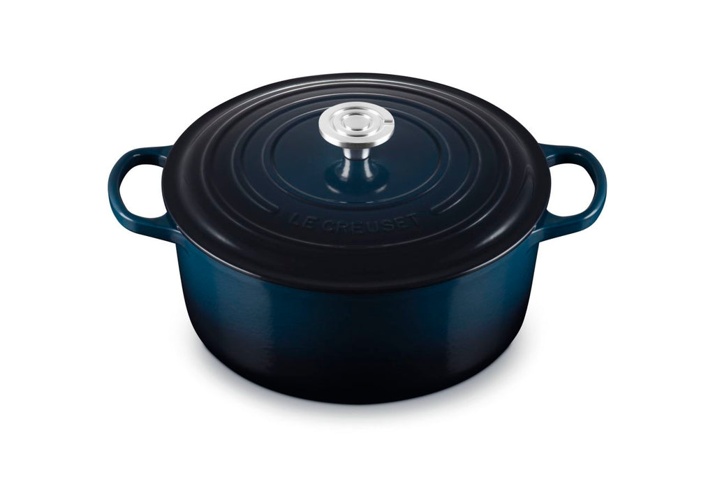 Signature Round Dutch Oven 7.25qt  in Nuit