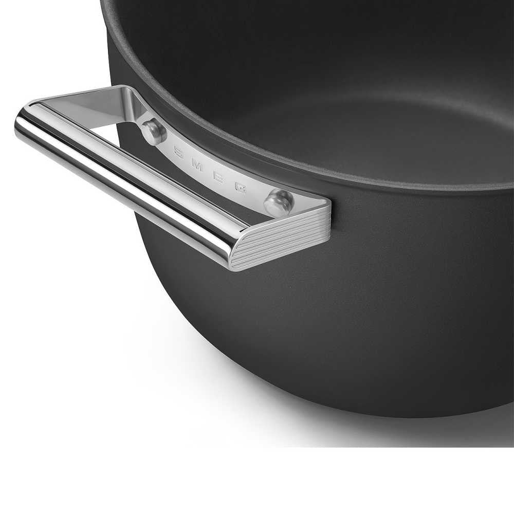 Nonstick Casserole Pan in Black