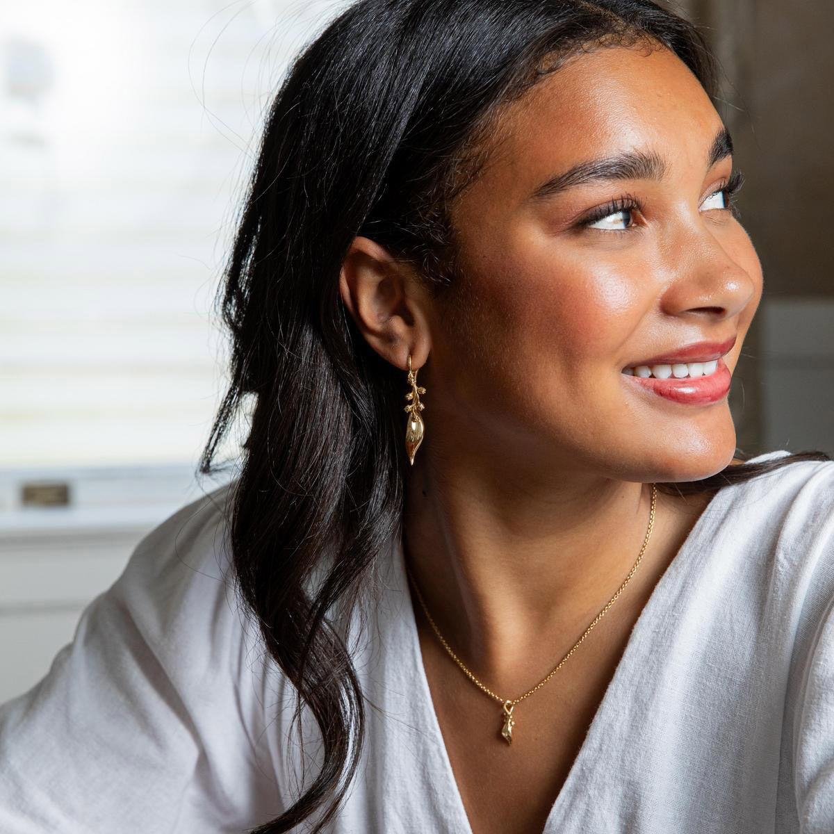 Meadow Lily Charm Necklace in Gold